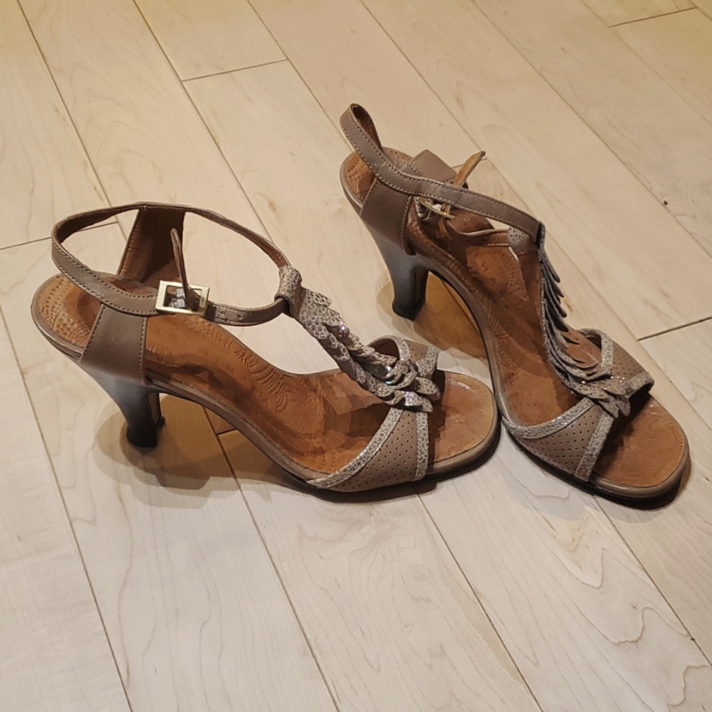 Sparkly brown 4" heels